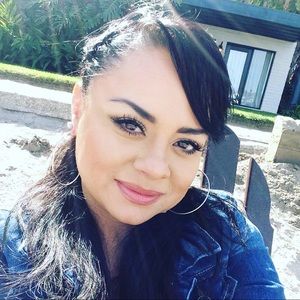 Meet your Posher, Imelda